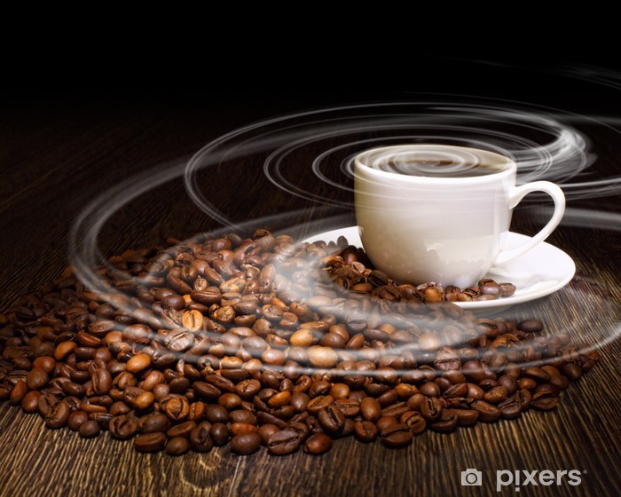 لماذا نشرب الماء بعد القهوة؟
